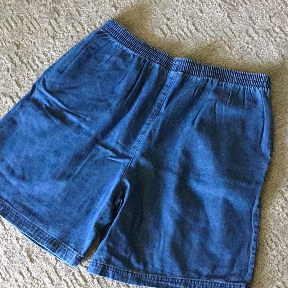 Basic Editions size Lg denim shorts - Picture 5 of 7